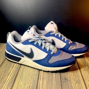 Nike nightgazer Blue Athletic Sneakers